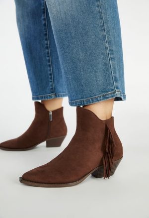 Tahlea Pointed Toe Bootie