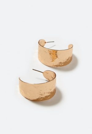 Demi Textured Metal Graduating Hoop Earrings