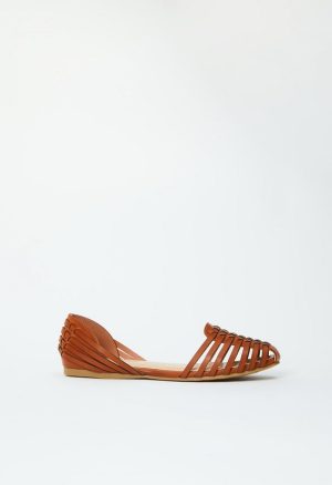 Lucita Woven Flat