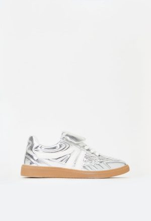 Wren Court Sneaker