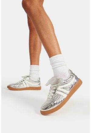 Wren Court Sneaker